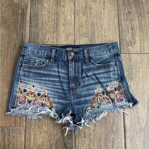 Hollister High Rise Jean Shorts with Floral Embroidery Size 27